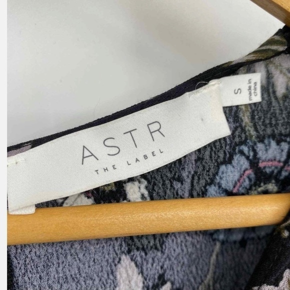 ASTR THE LABEL Black floral long sleeve dress size Small - Picture 4 of 9